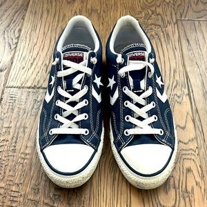 Converse shoes Men’s 8/Women’s 10